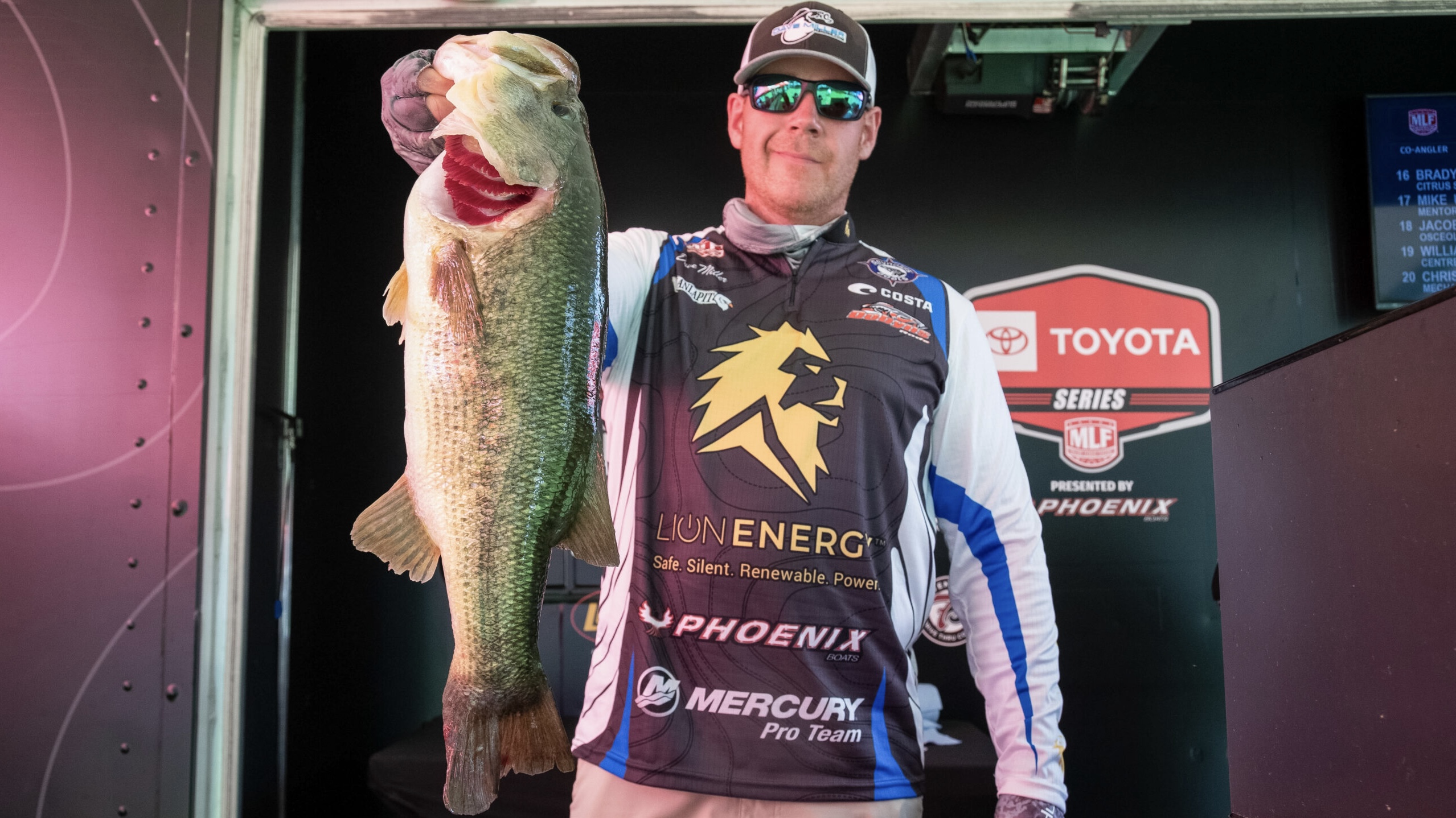 BIG BASS ALERT! | Dave Miller Fishing